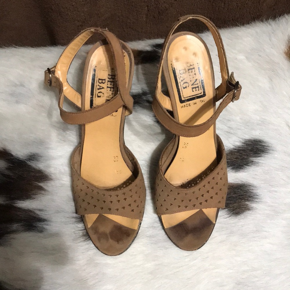 Size 5 1/2M Light Brown High Stacked Heel Sandal